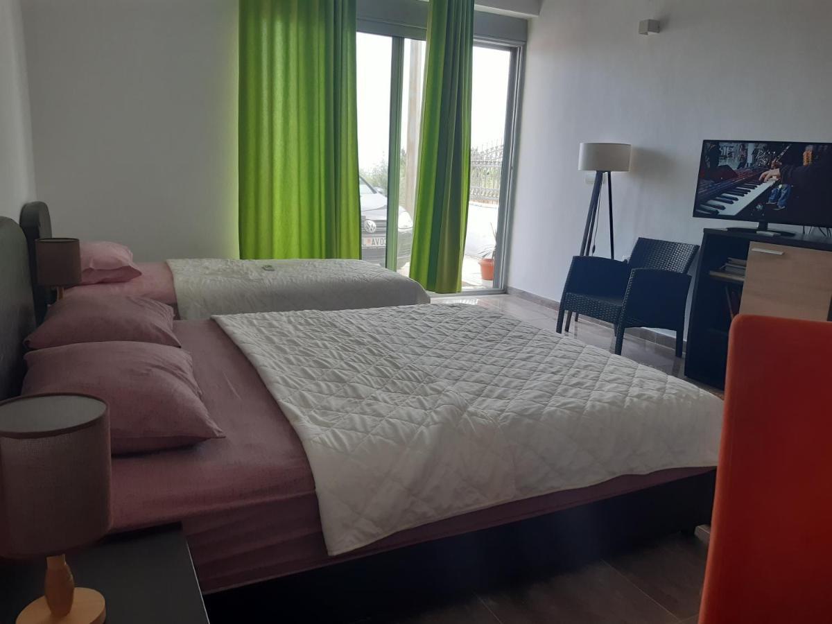 Zara Apartments Улцинь Екстер'єр фото