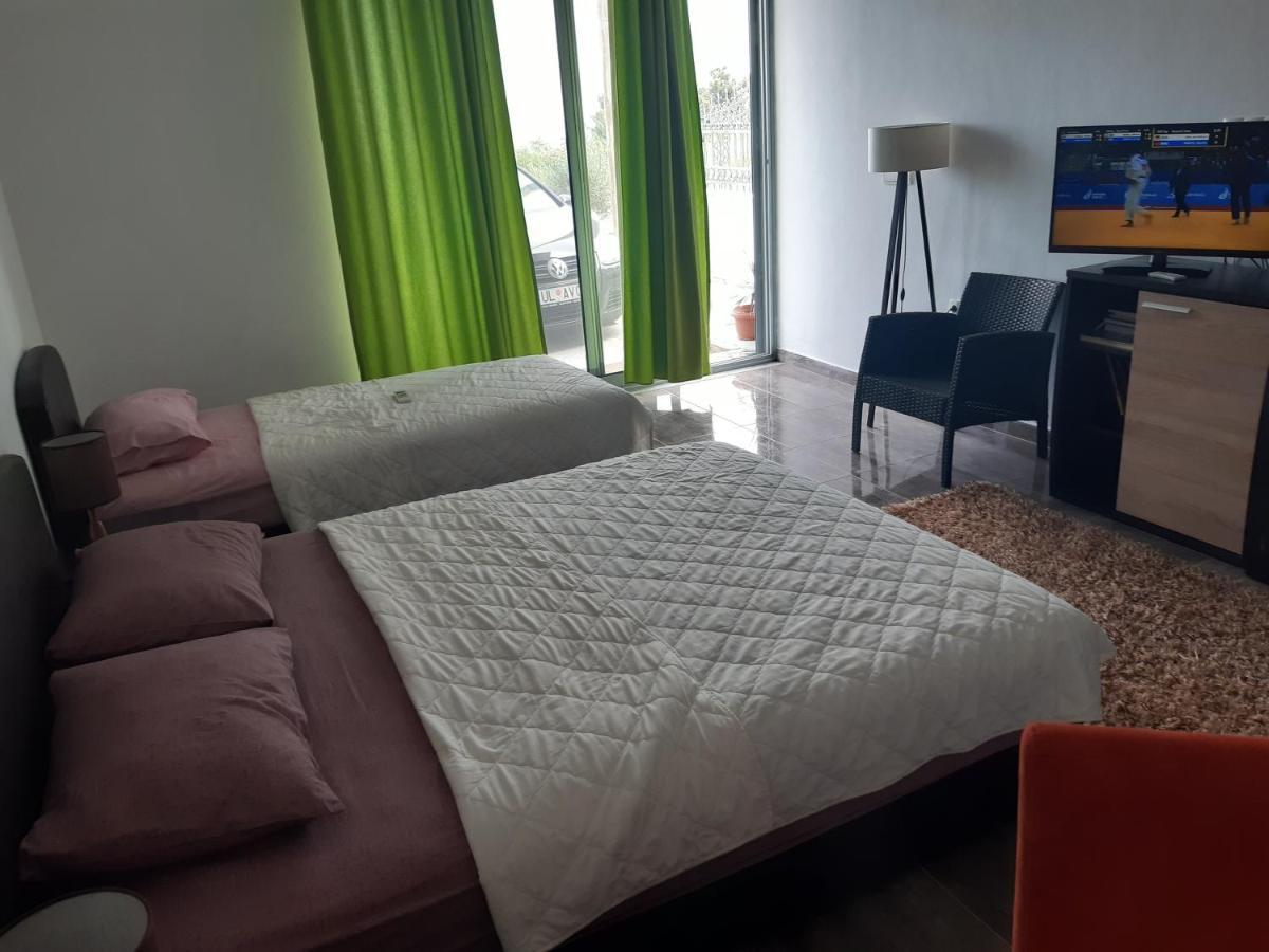 Zara Apartments Улцинь Екстер'єр фото