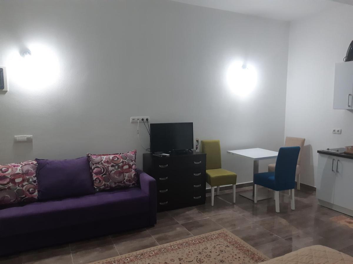 Zara Apartments Улцинь Екстер'єр фото