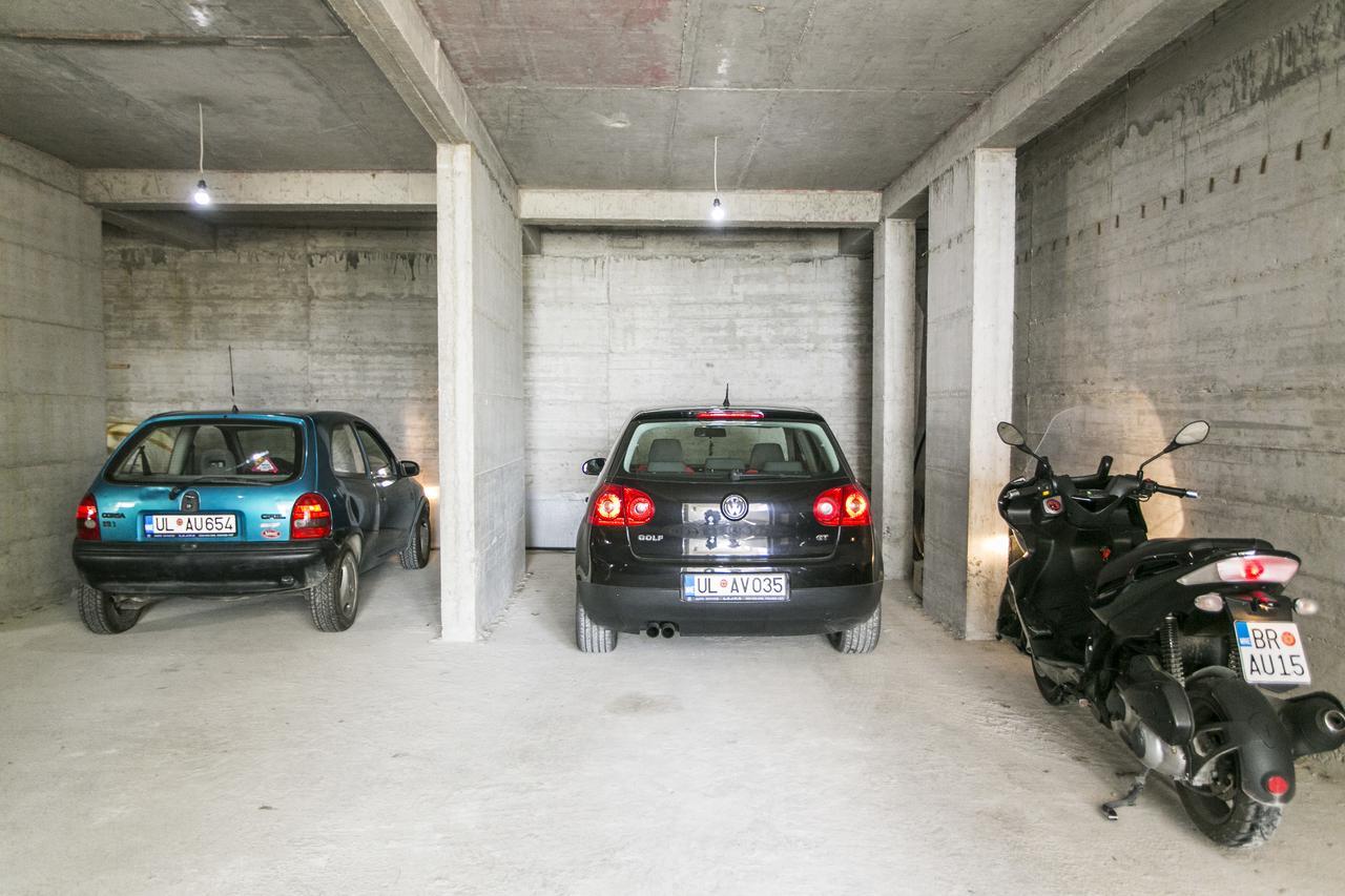 Zara Apartments Улцинь Екстер'єр фото