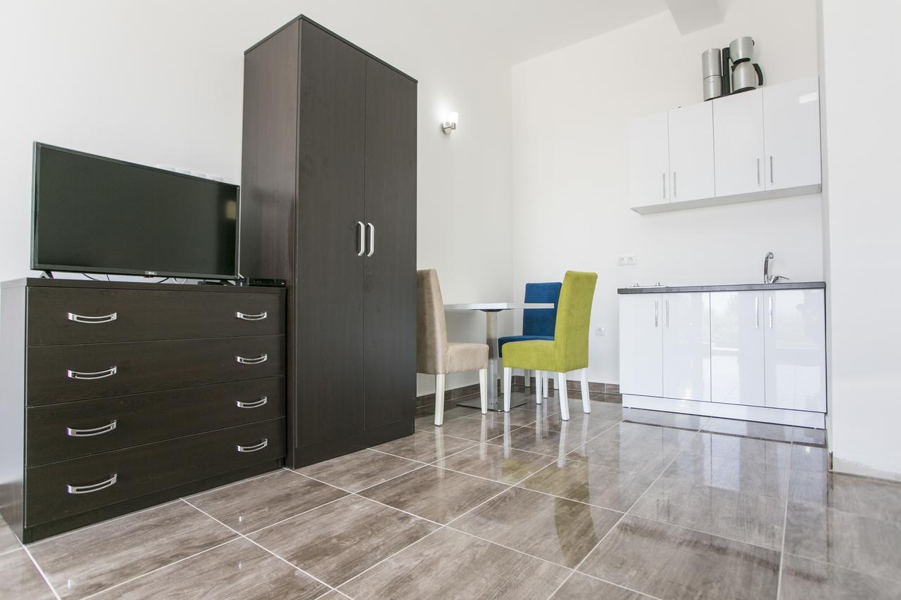 Zara Apartments Улцинь Екстер'єр фото