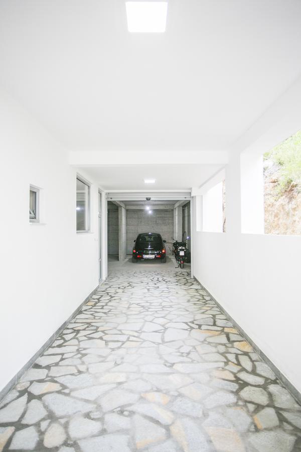 Zara Apartments Улцинь Екстер'єр фото