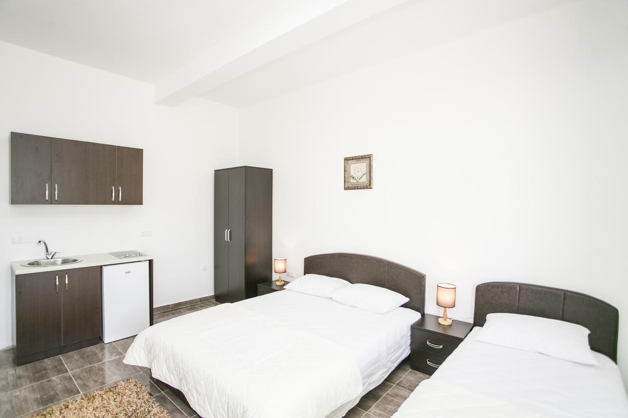Zara Apartments Улцинь Екстер'єр фото