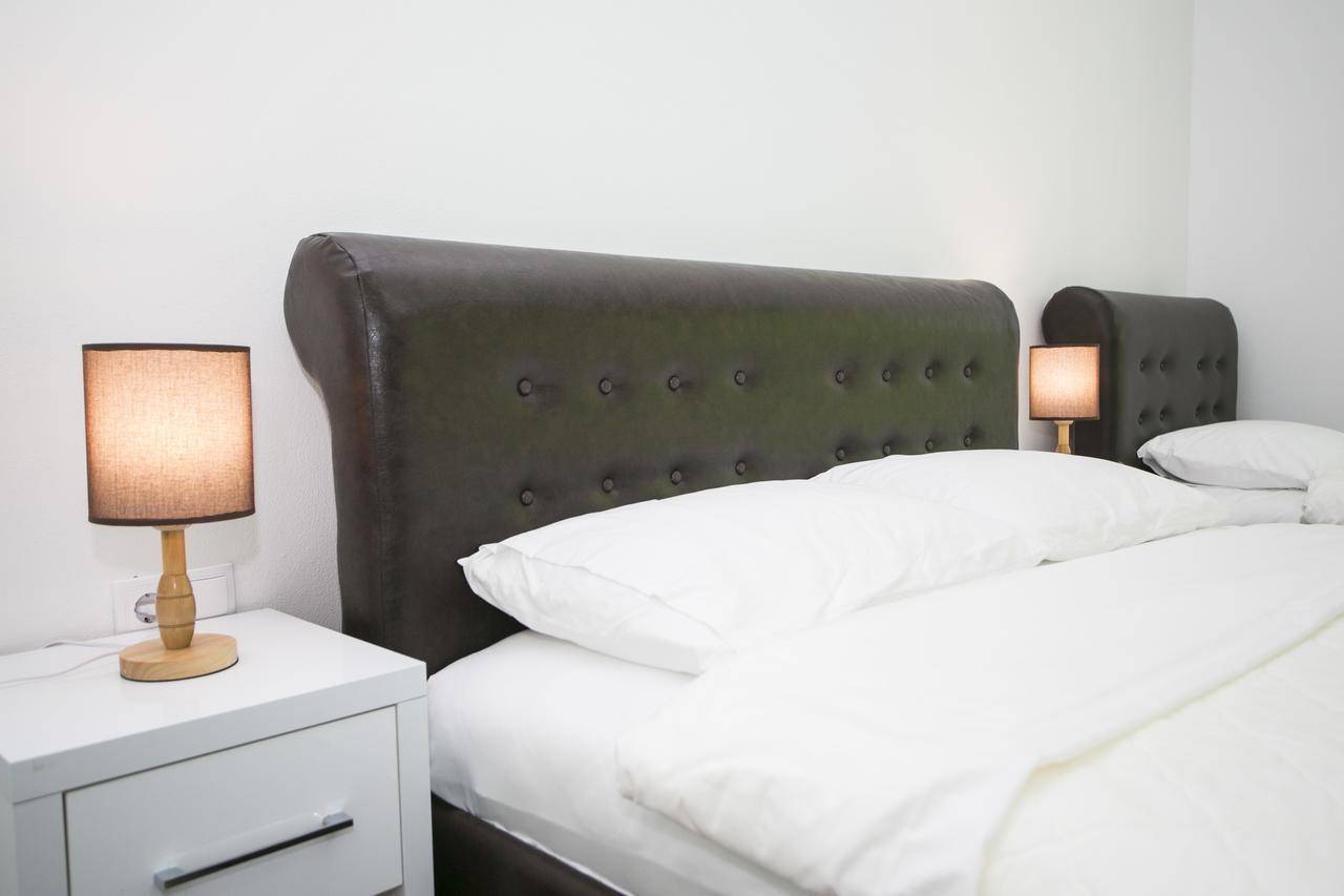 Zara Apartments Улцинь Екстер'єр фото